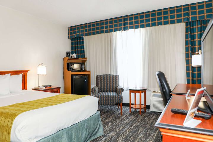 Ramada by Wyndham Cumberland Downtown