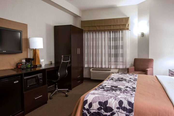 Room 32 of 51