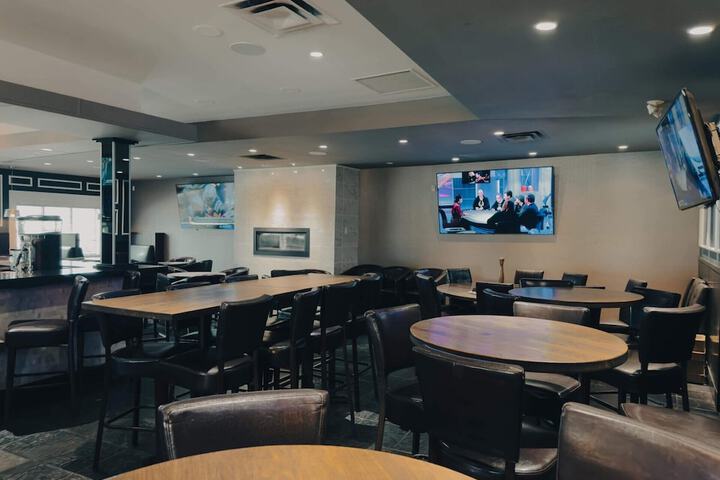 Super 8 by Wyndham Dawson Creek