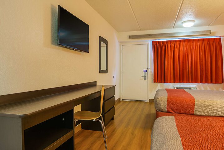 Room 18 of 30