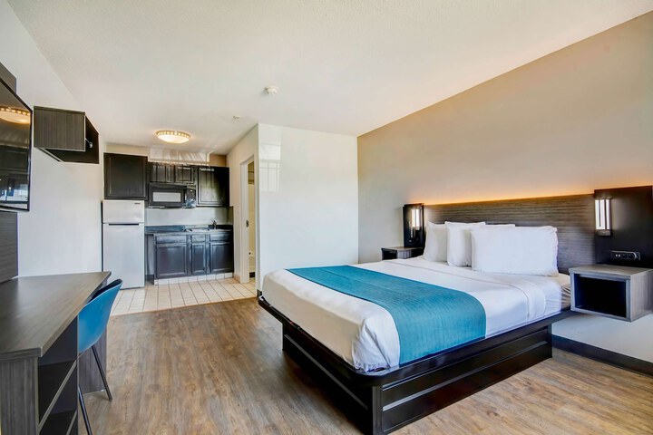 Room 18 of 30
