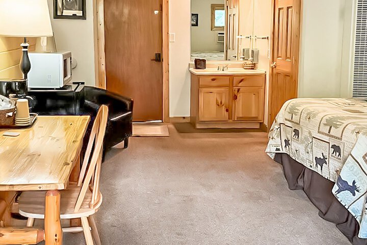 Room 43 of 104
