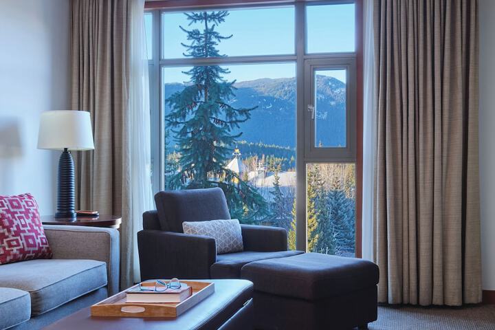 Pan Pacific Whistler Village Centre