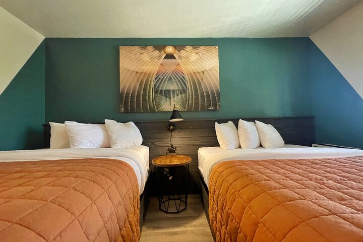 Room 73 of 93