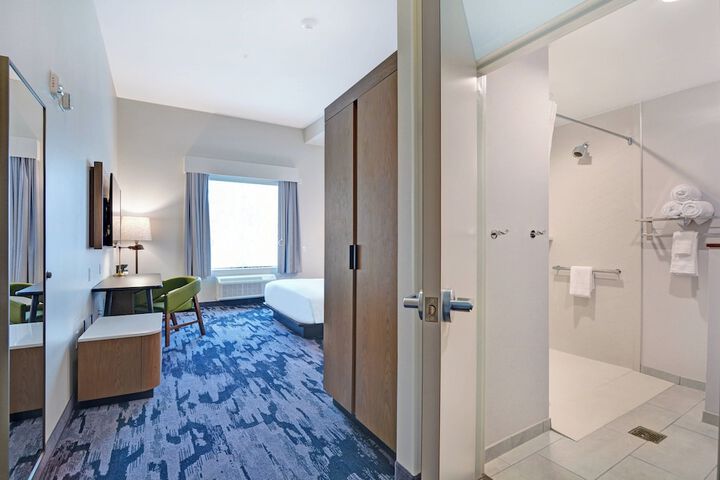 Room 16 of 32