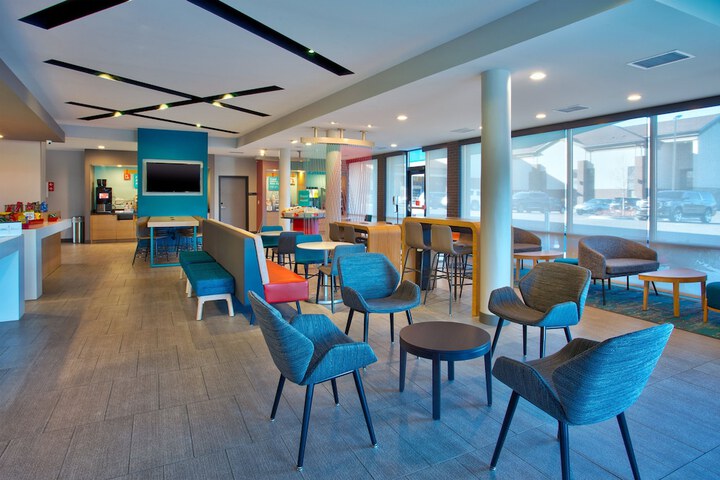 avid hotel Detroit Warren by IHG
