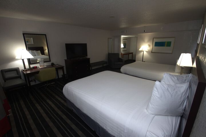 Room 34 of 103