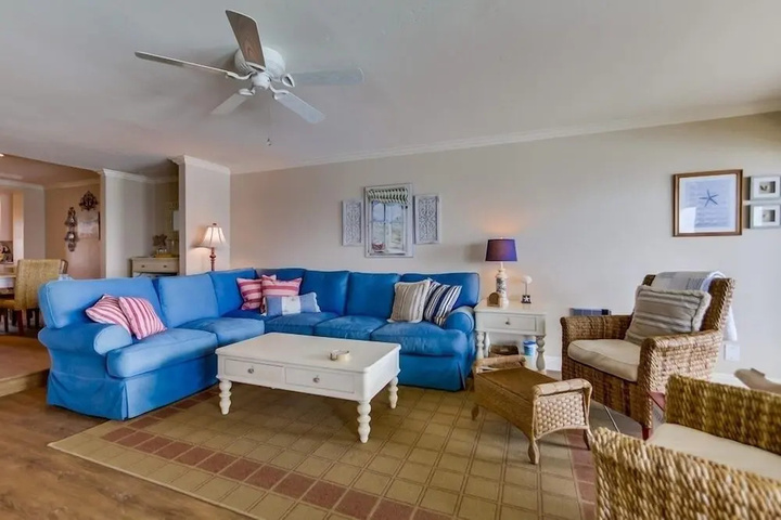 Work-Friendly Oceanfront Condo with Pool and Spa Access SURF25 by RedAwning