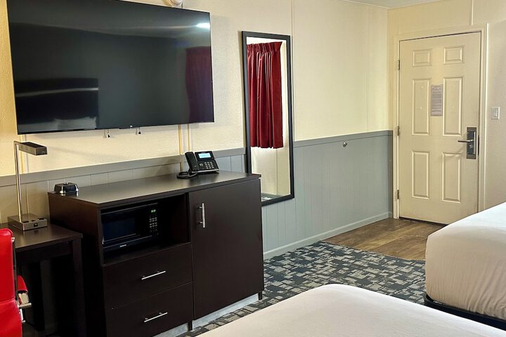 Americas Best Value Inn Wall