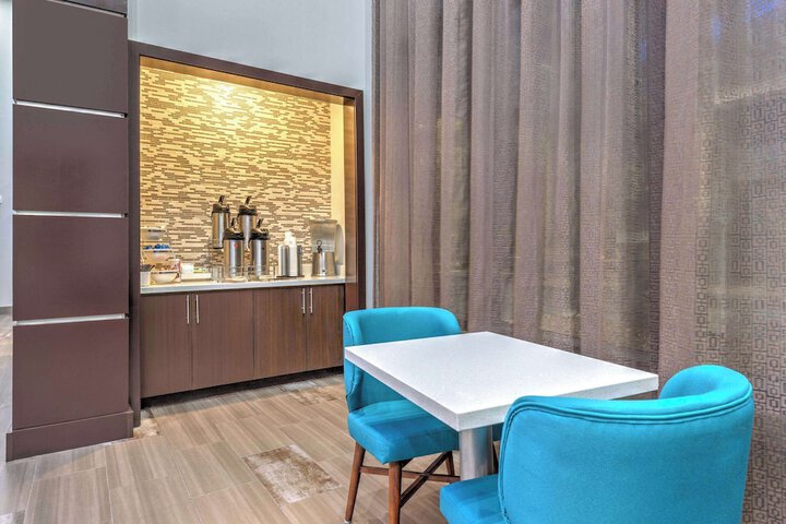 La Quinta Inn & Suites by Wyndham Tyler - University Area