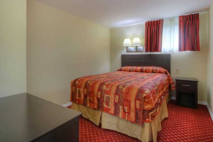 Room 32 of 93