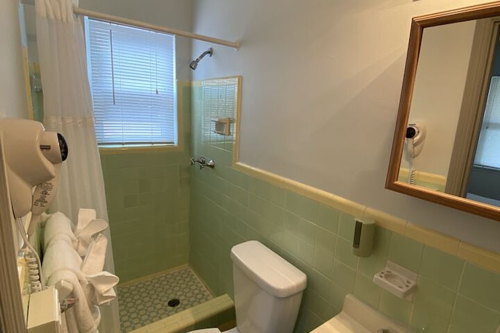 Room 52 of 81