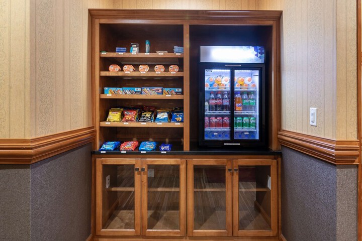 Best Western Plus Bradbury Inn & Suites