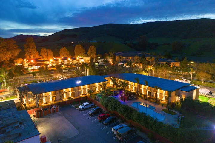 Hotel 6 of 51