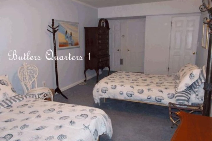 Room 27 of 34
