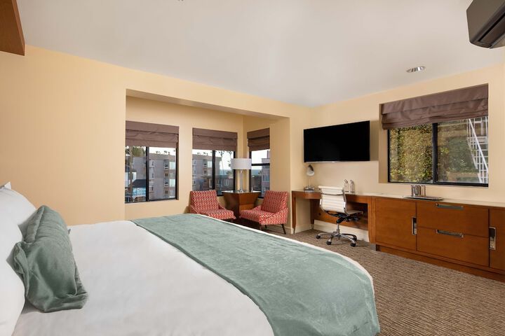Room 14 of 38