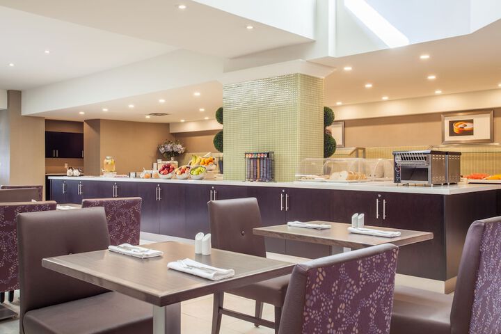 Holiday Inn Toronto - Intl Airport by IHG