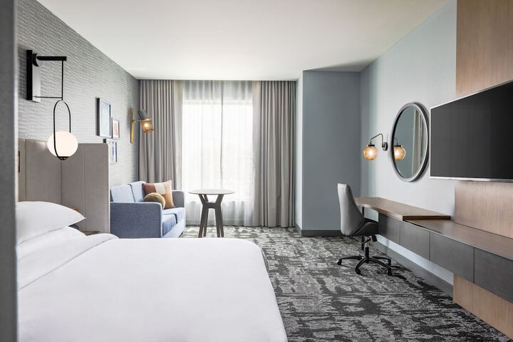 Room 51 of 118