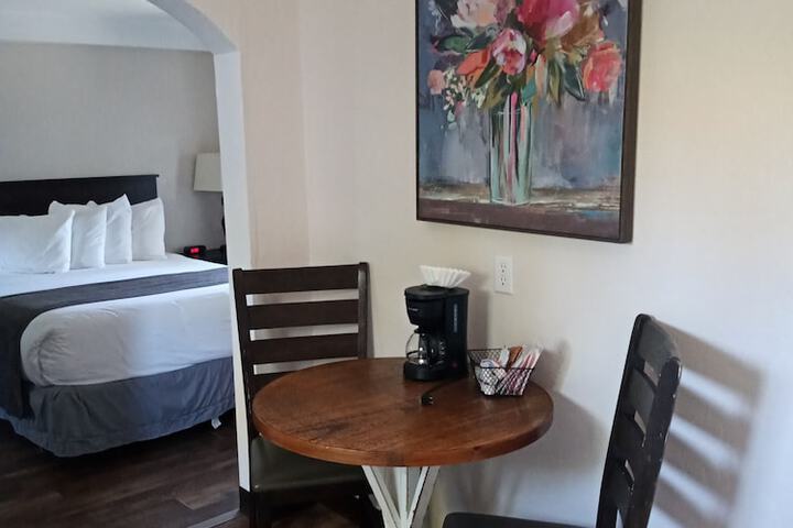 Lamplighter Cabins & Suites