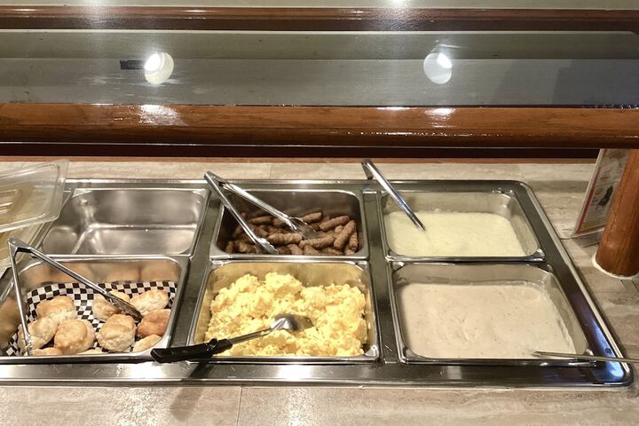 Dining 25 of 39