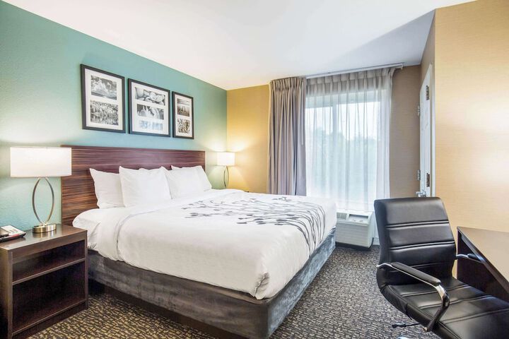 Sleep Inn & Suites Dunmore