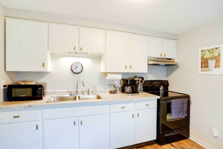 Cozy Norwalk Apt: Near Cedar Point & Kalahari!
