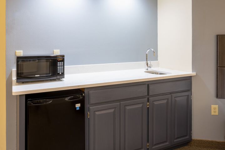 Paynesville Inn & Suites