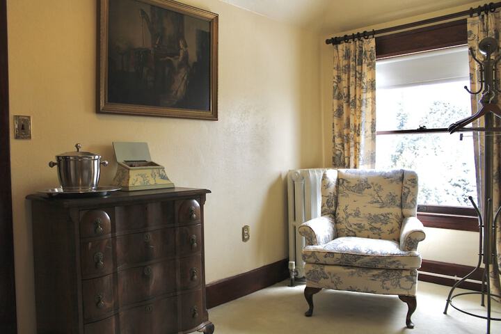 Room 26 of 46