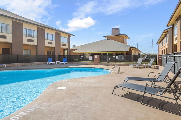 Quality Suites Hickory South