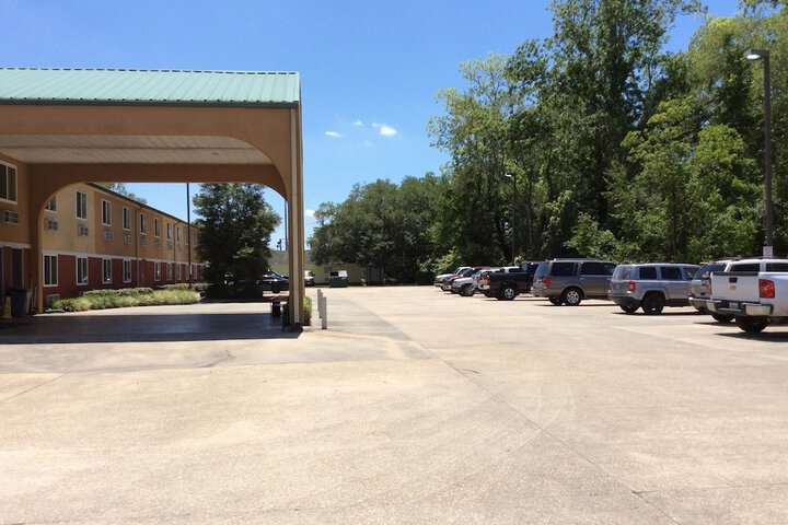 Property Grounds 18 of 18