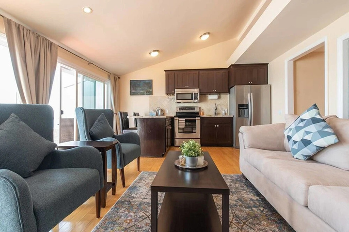Oceanfront Malibu Beach House 1 bdr 4 Sleeps
