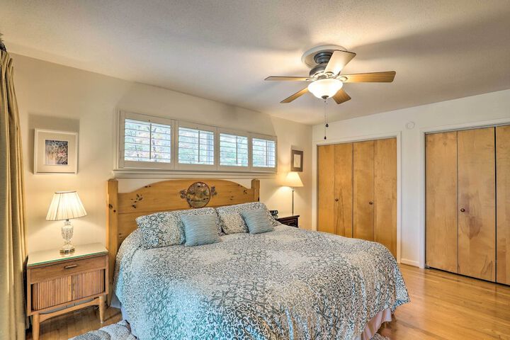 Stunning Fletcher Home: Hot Tub + Fire Pit!