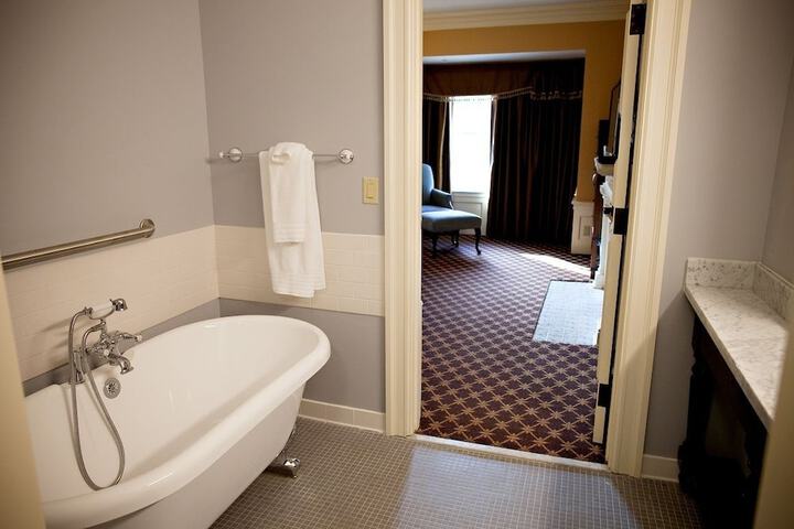 Room 42 of 58