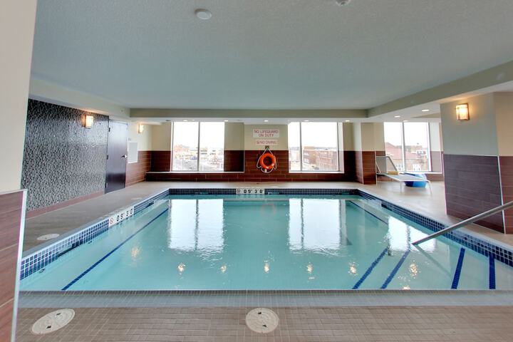 DoubleTree by Hilton Edmonton Downtown