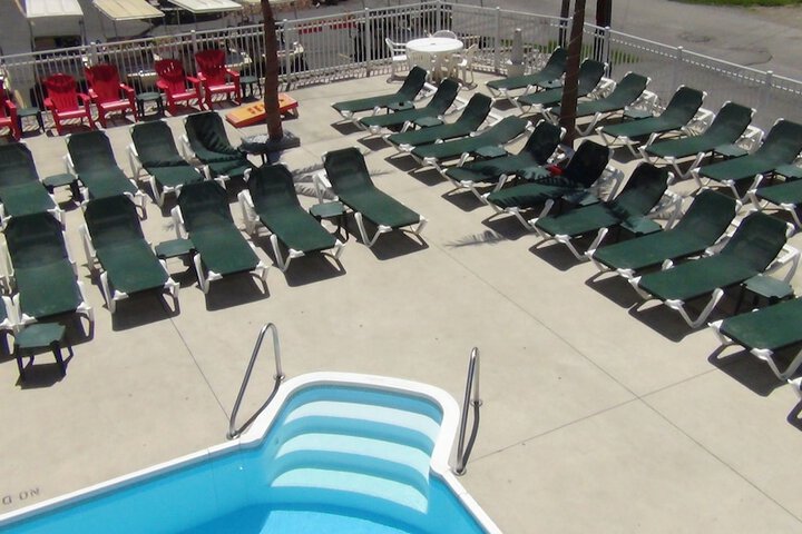 Sundeck 75 of 83