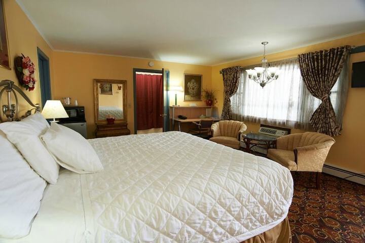 Room 13 of 17