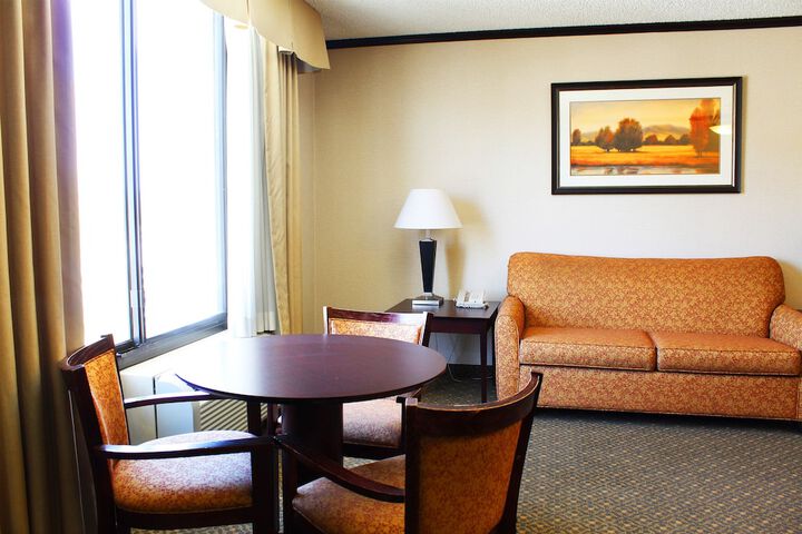 Room 32 of 59