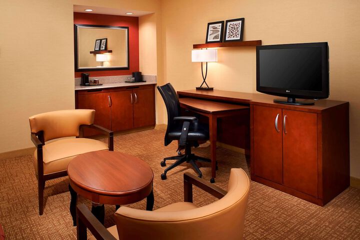 Room 28 of 47