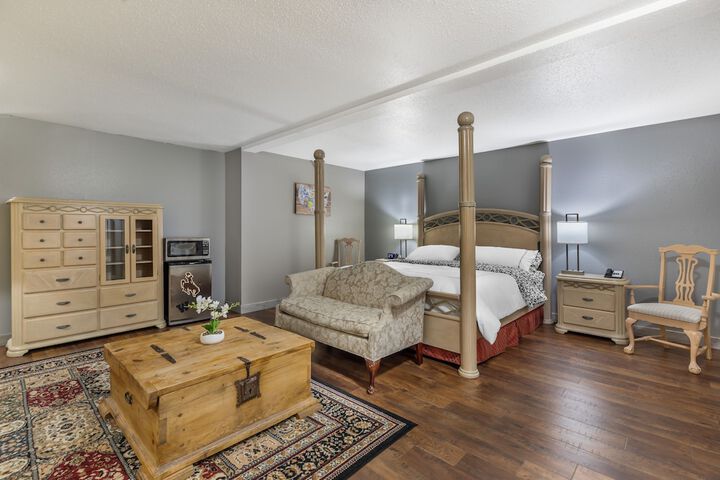 HOTEL FUZION INN & SUITES