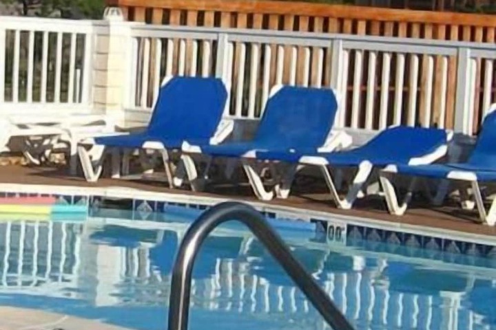 Pool 15 of 28