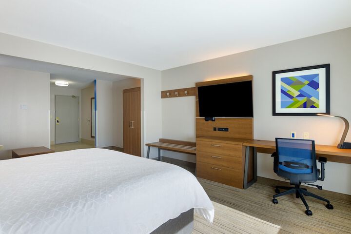 Holiday Inn Express Hotel & Suites Weston by IHG