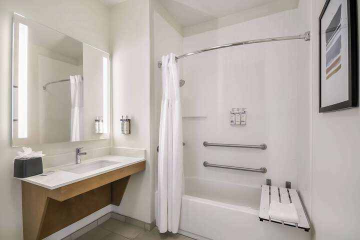 Staybridge Suites Toledo - Maumee by IHG