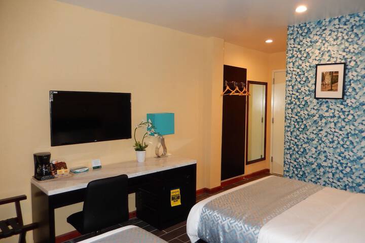 Room 8 of 25