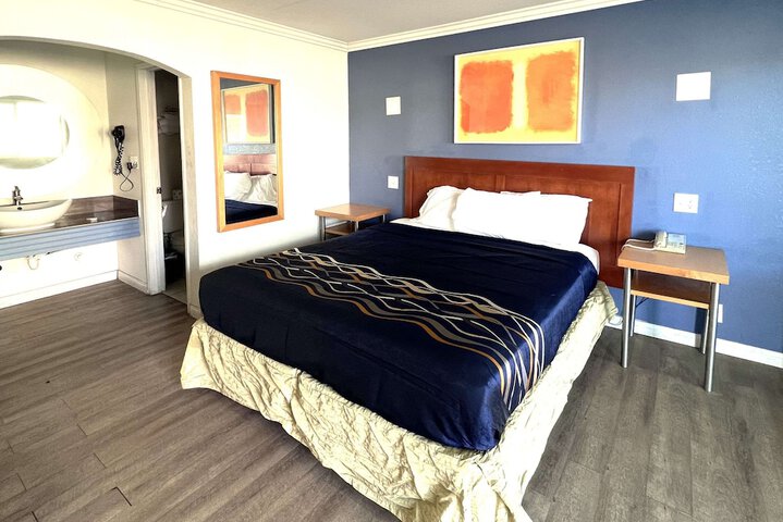 Room 19 of 27