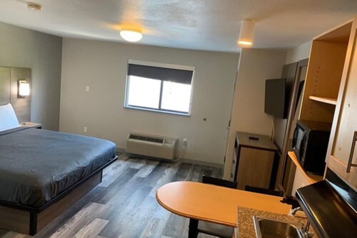 Room 13 of 26