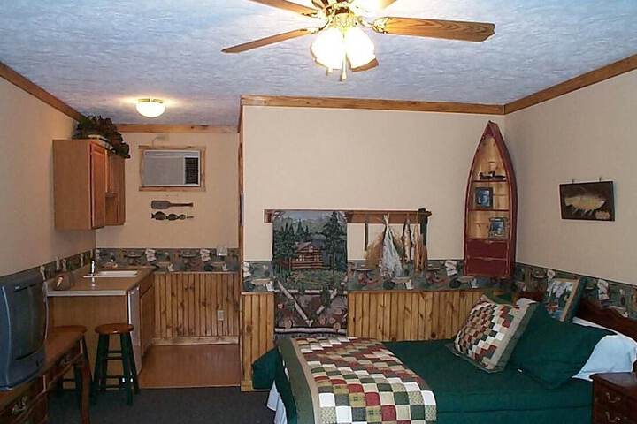 Mountain Aire Cottages Inn & Glamping