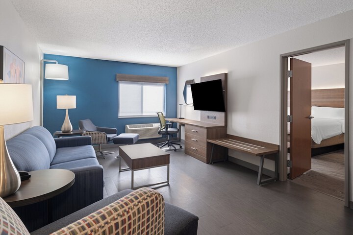 Holiday Inn Express Sheboygan-Kohler by IHG
