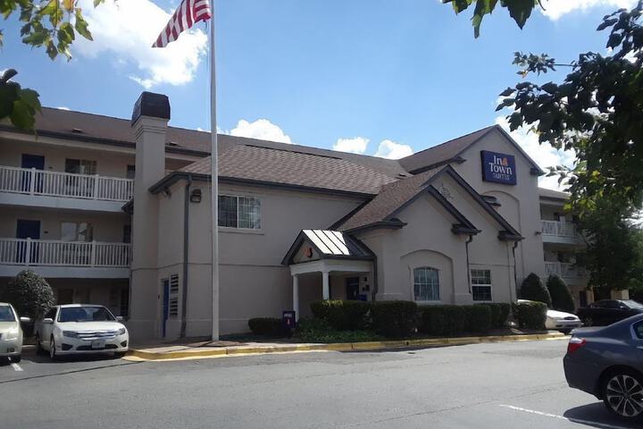 InTown Suites Extended Stay Greensboro NC - Lanada Rd