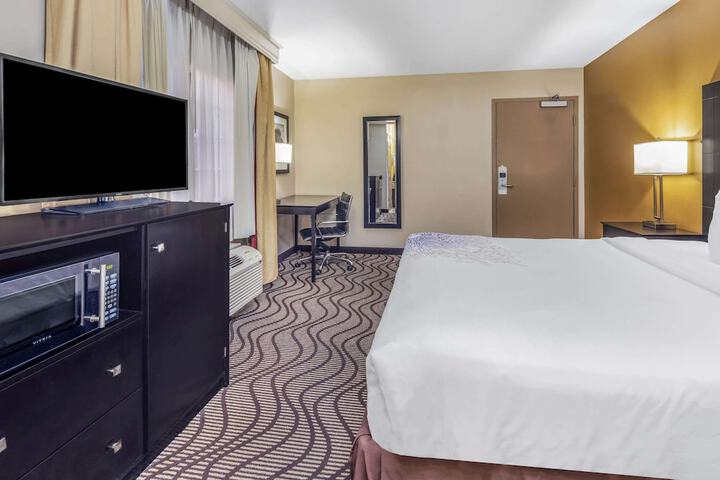 Room 6 of 36