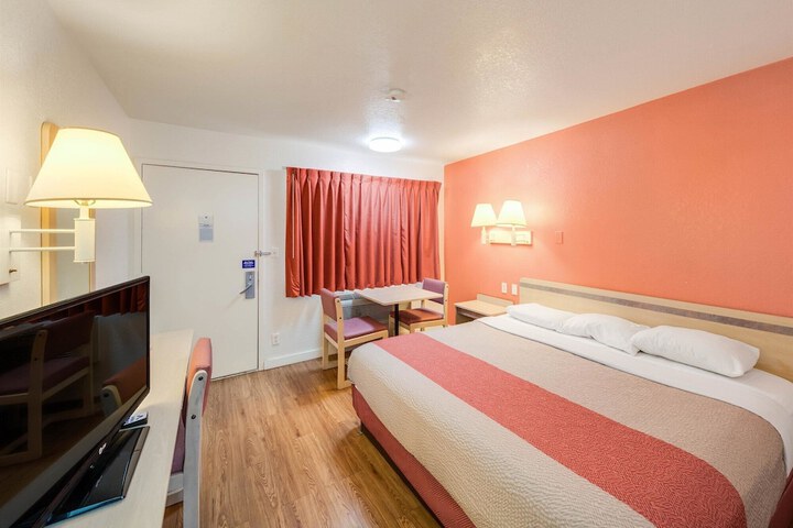 Motel 6 Greenville TX